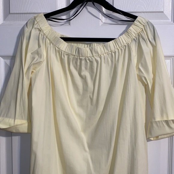 Woman’s Top - Picture 2 of 2